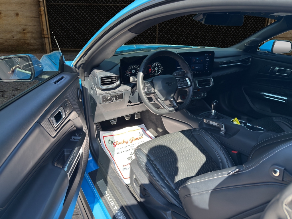 Used 2025 Ford Mustang Coupe