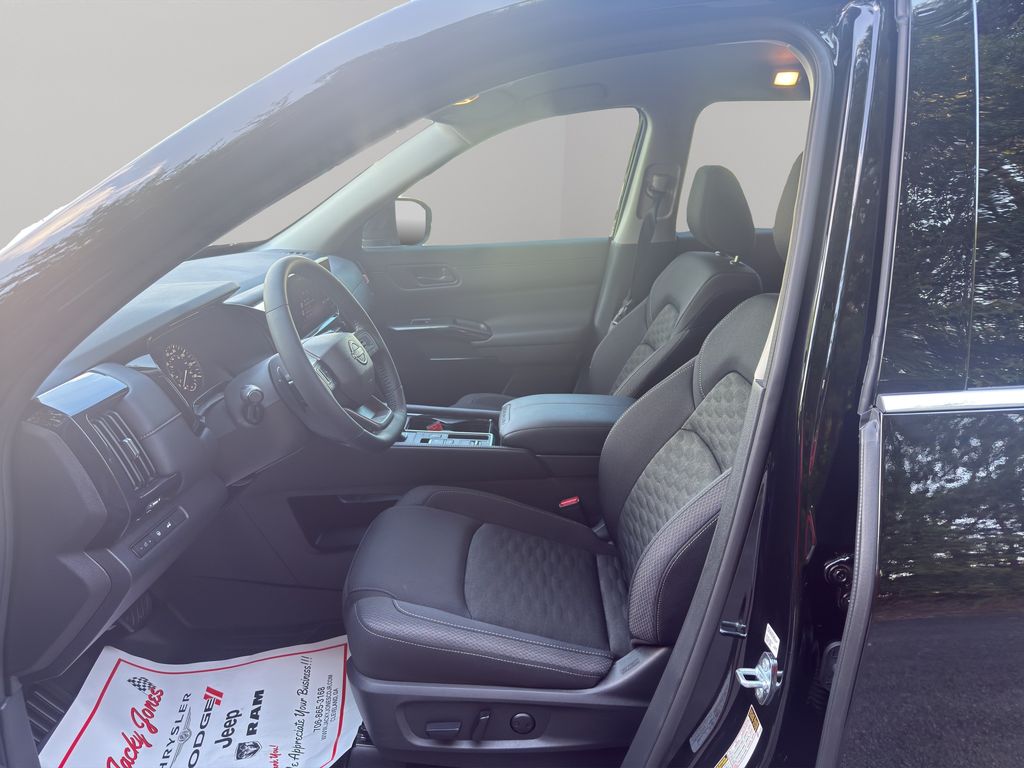 Used 2026 Nissan Pathfinder SUV
