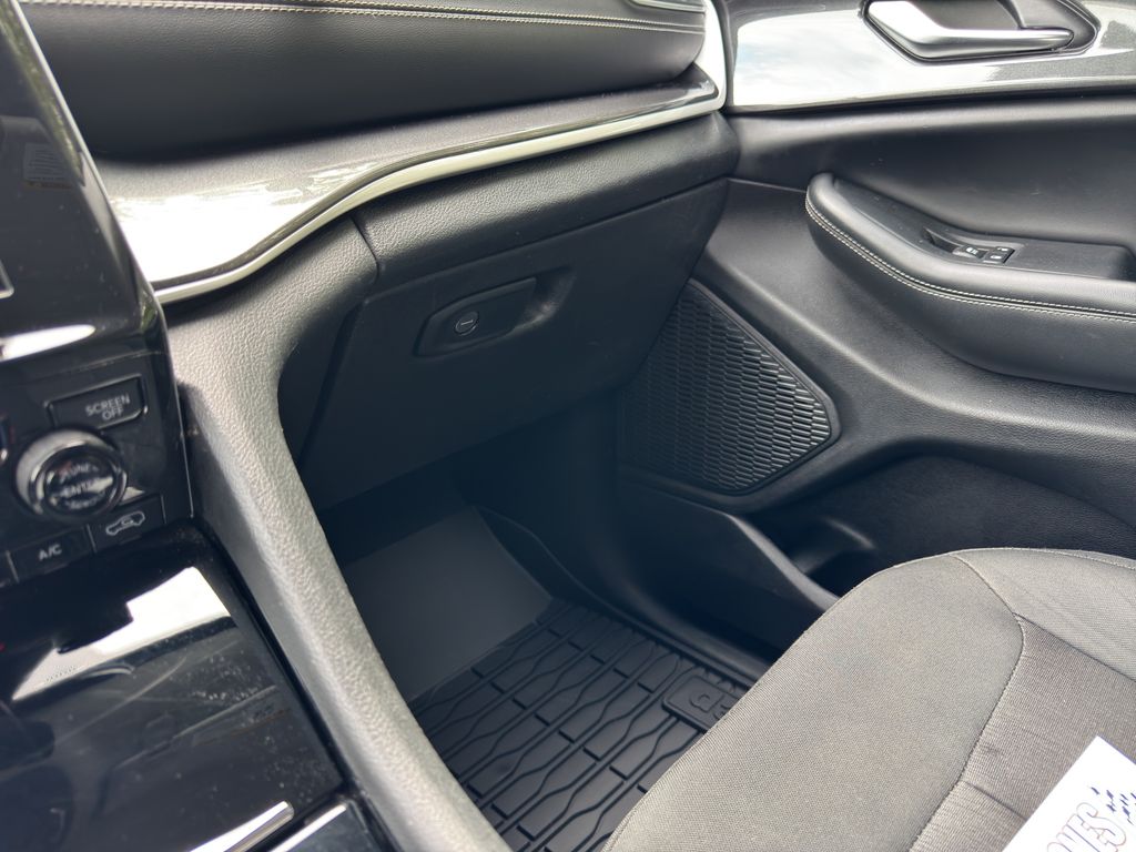Used 2023 Jeep Grand Cherokee L SUV