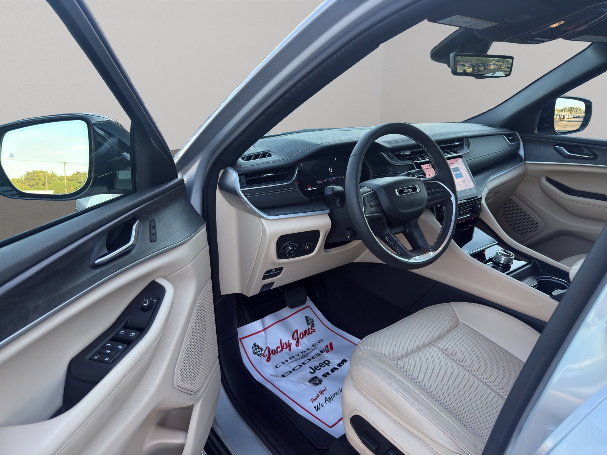 Used 2024 Jeep Grand Cherokee SUV