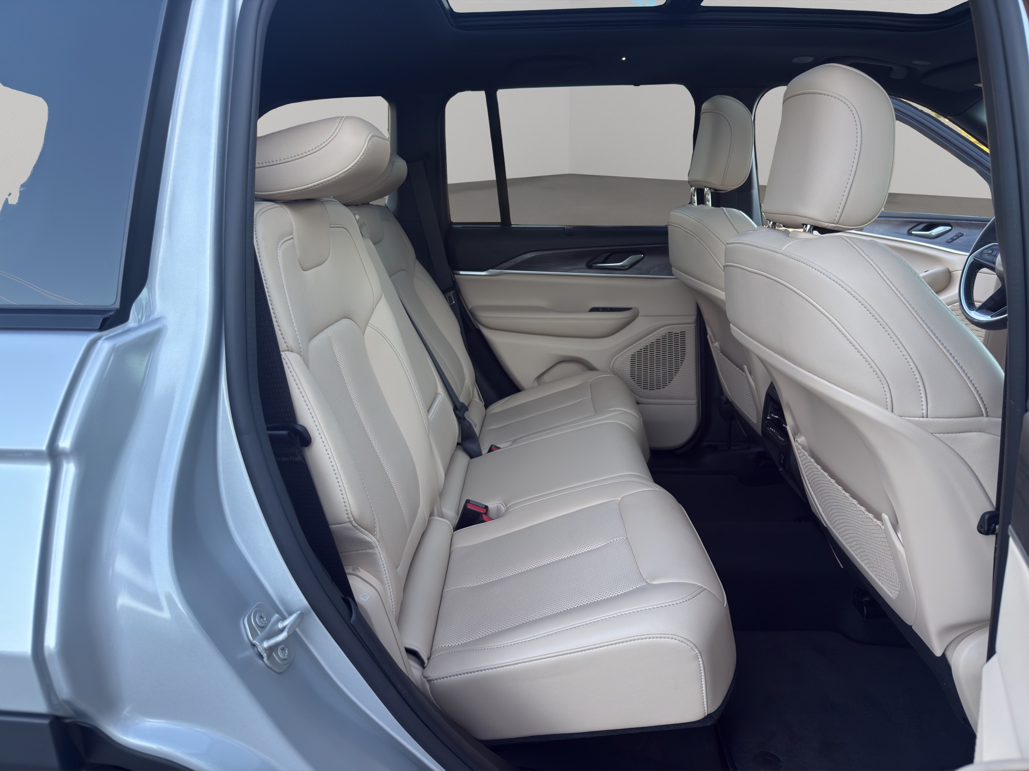 Used 2024 Jeep Grand Cherokee SUV