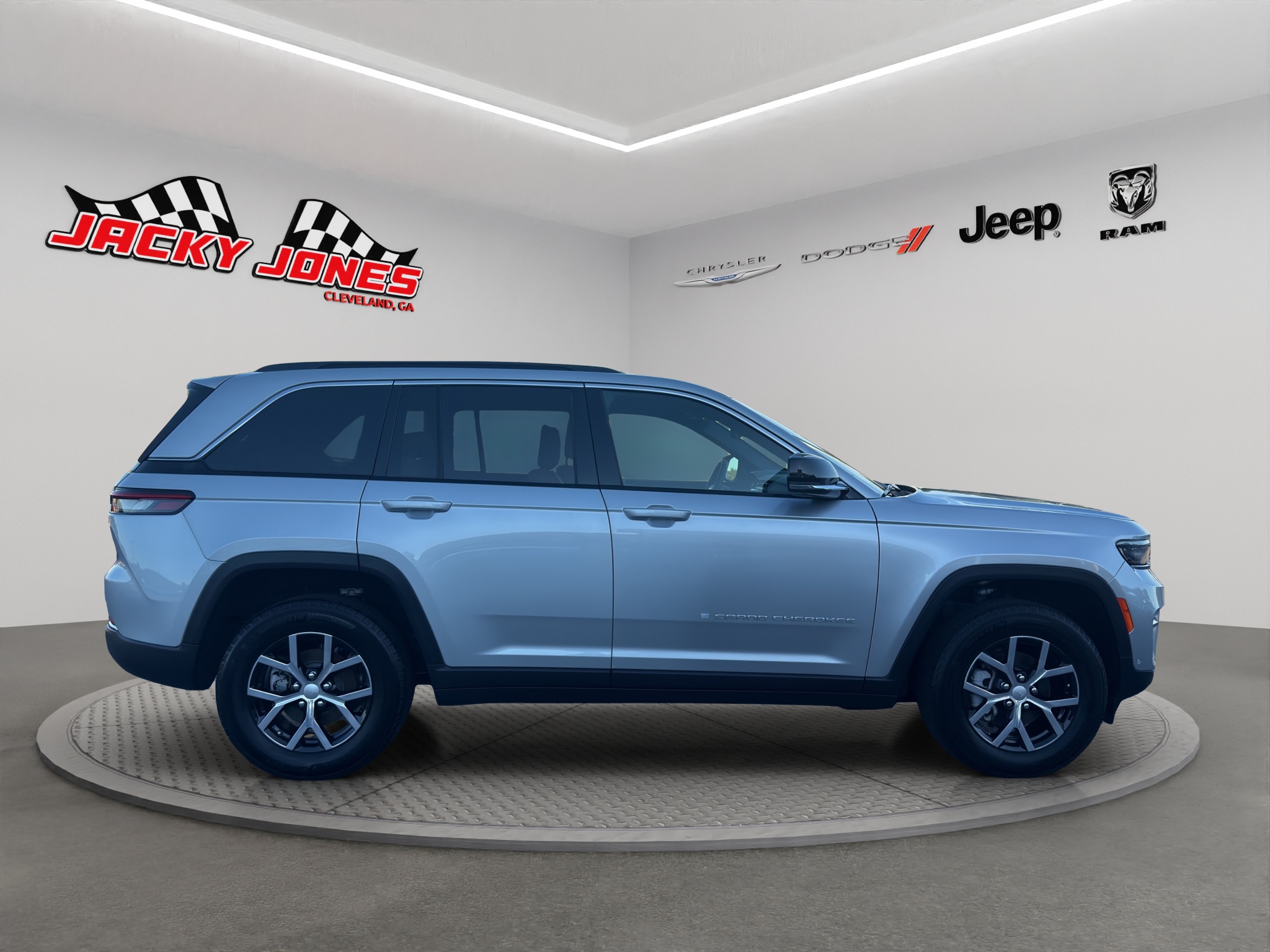 Used 2024 Jeep Grand Cherokee SUV