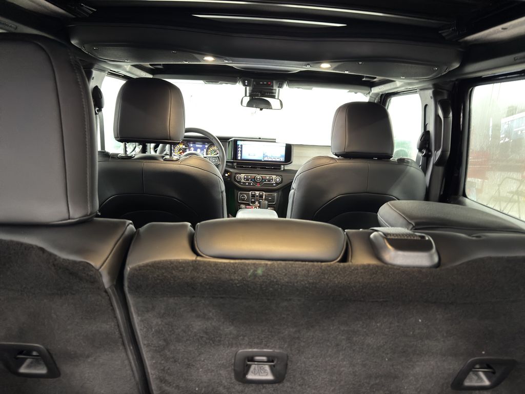 2025 Jeep Wrangler Willys photo 4