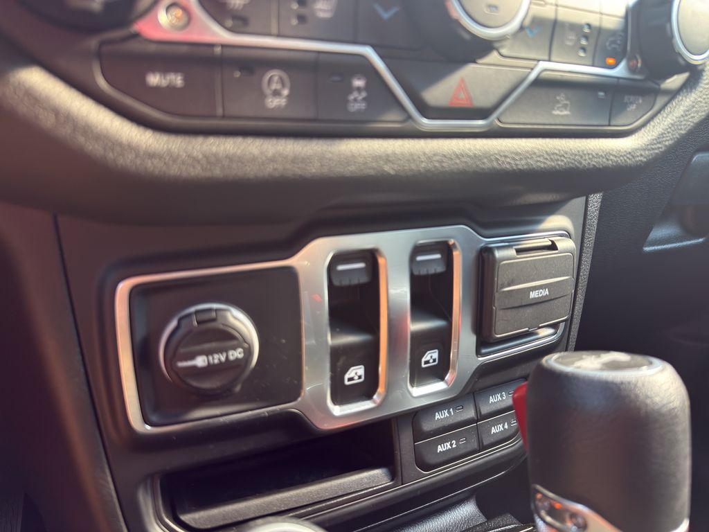 Used 2024 Jeep Wrangler SUV