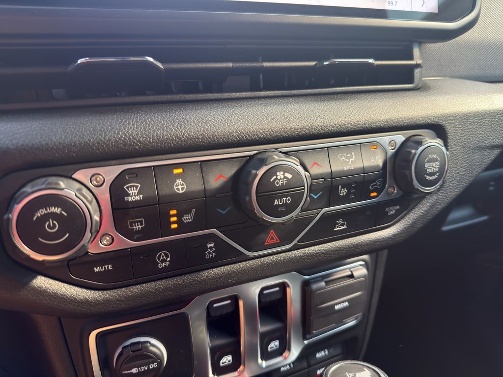 Used 2024 Jeep Wrangler SUV