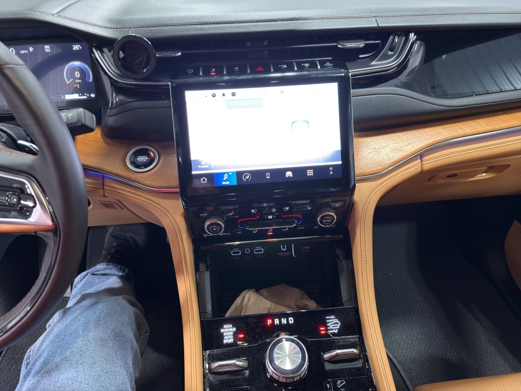 Used 2024 Jeep Grand Cherokee SUV