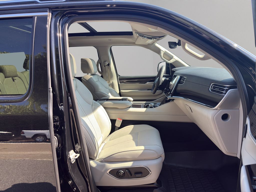 Used 2024 Jeep Wagoneer SUV