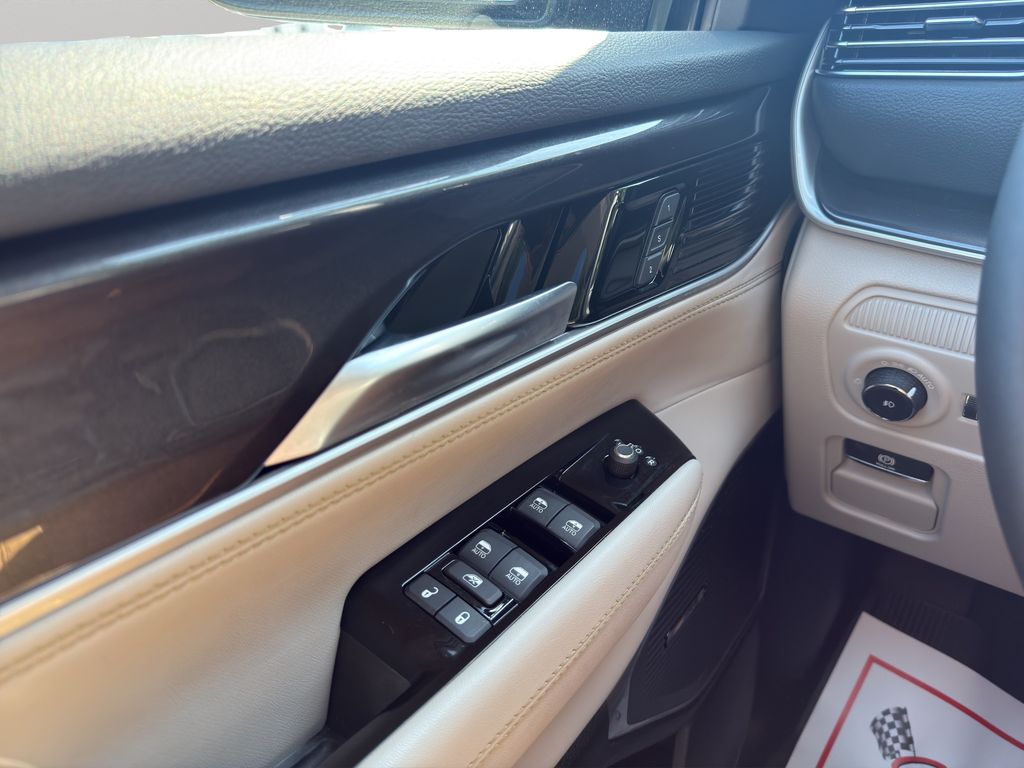 Used 2024 Jeep Wagoneer SUV