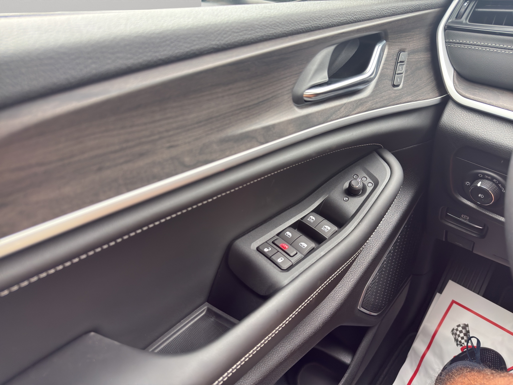 New 2027 Jeep Grand Cherokee SUV