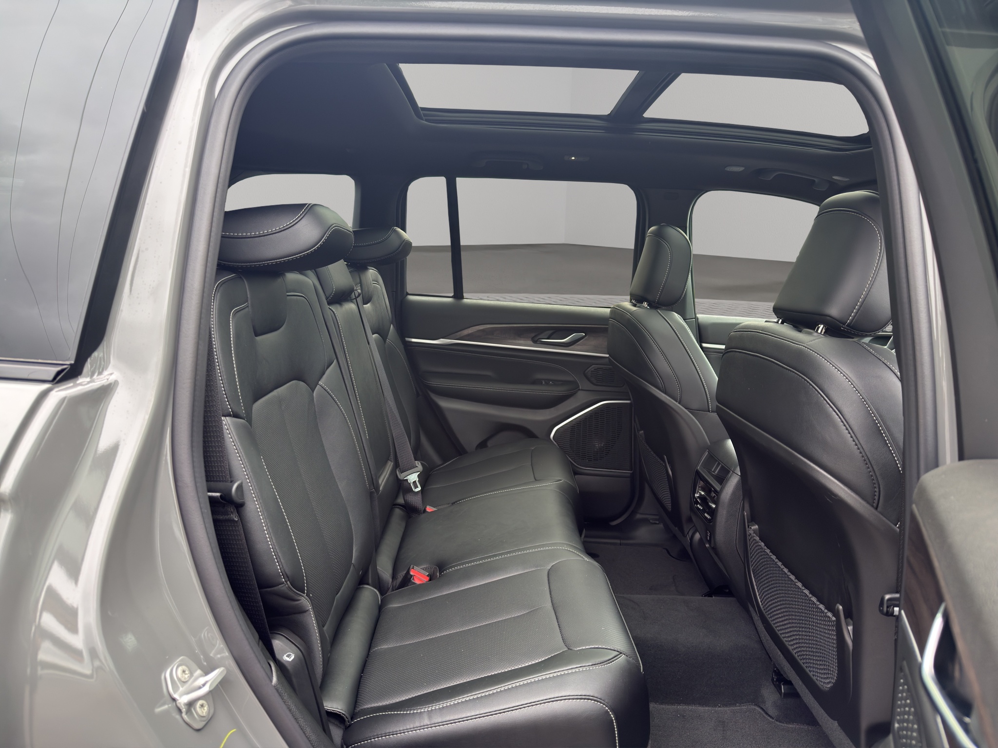New 2027 Jeep Grand Cherokee SUV