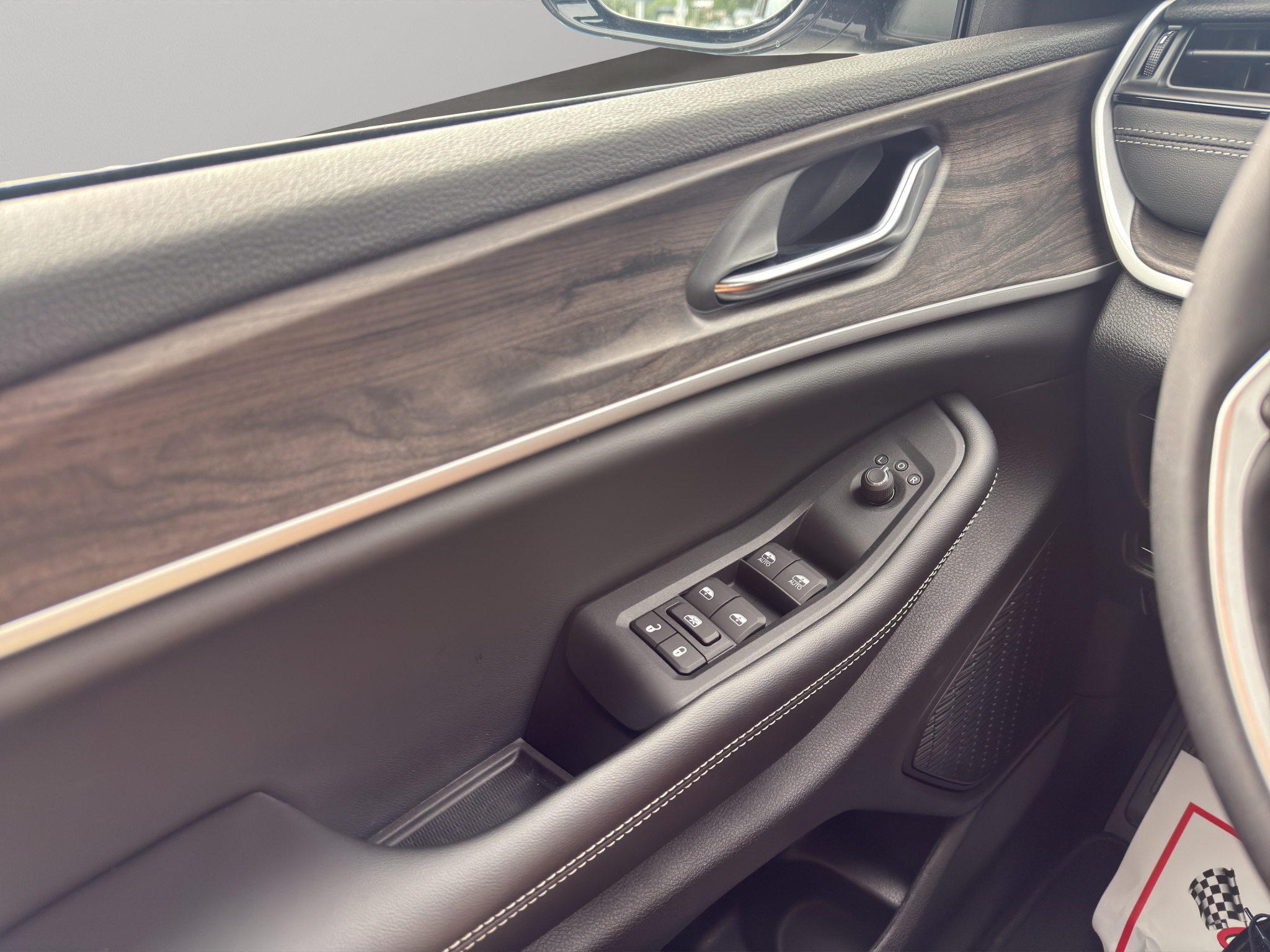 New 2027 Jeep Grand Cherokee SUV