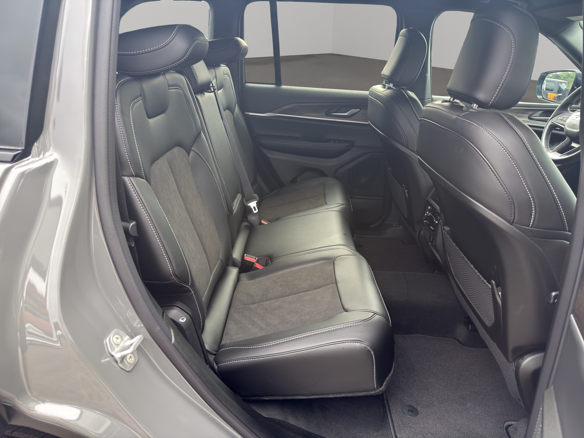 New 2027 Jeep Grand Cherokee SUV