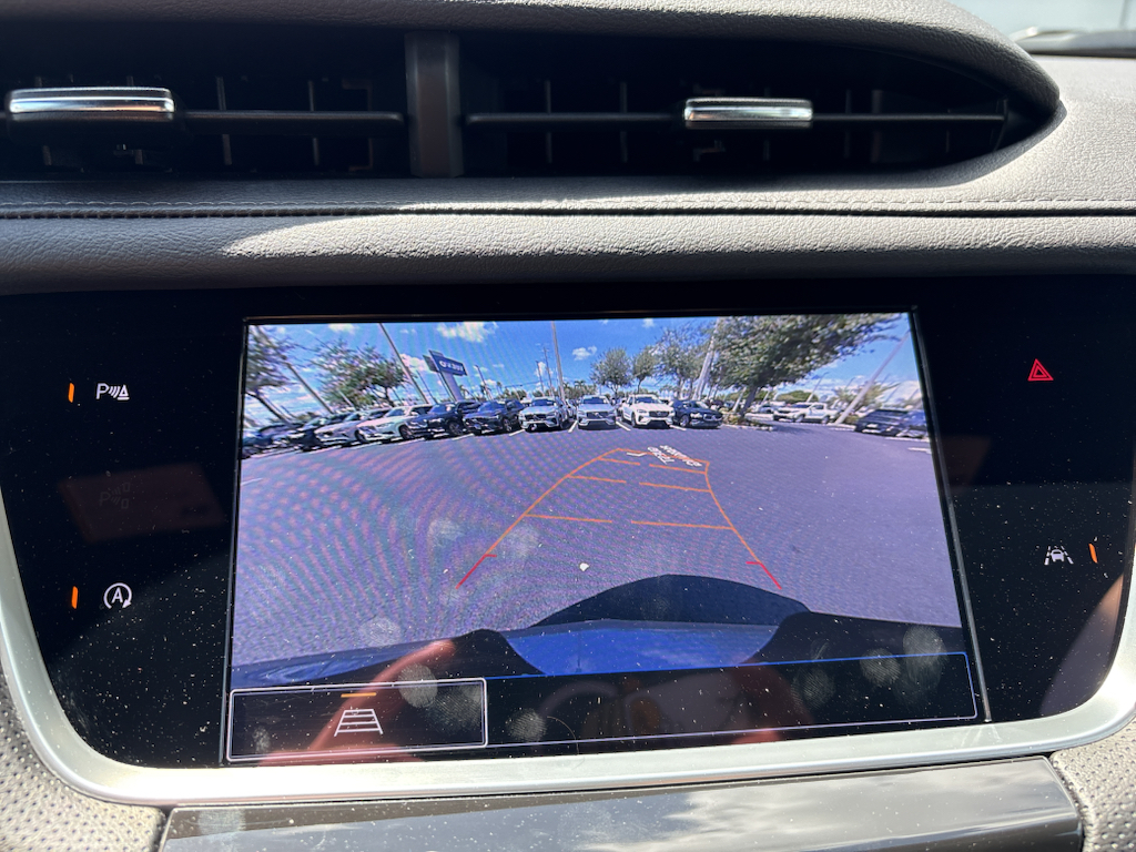 2025 Argent Silver Metallic Cadillac XT6 FWD Luxury FWD SUV