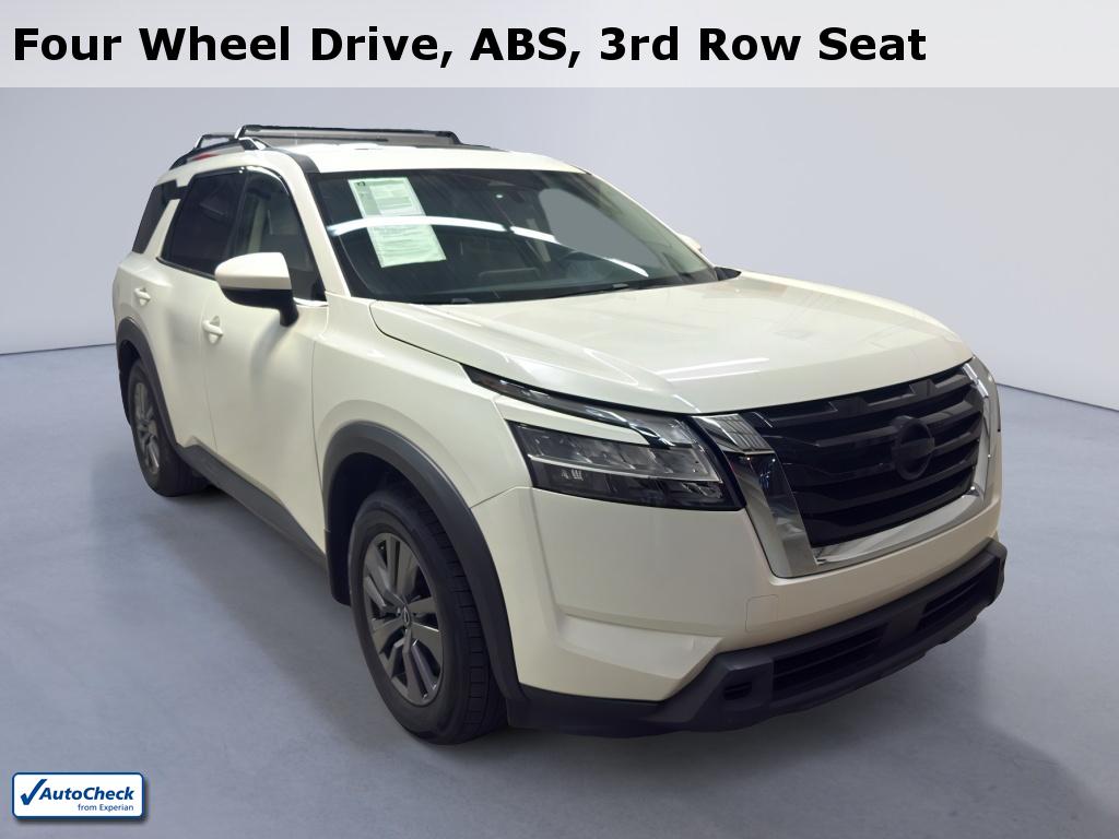 2022 Nissan Pathfinder SV