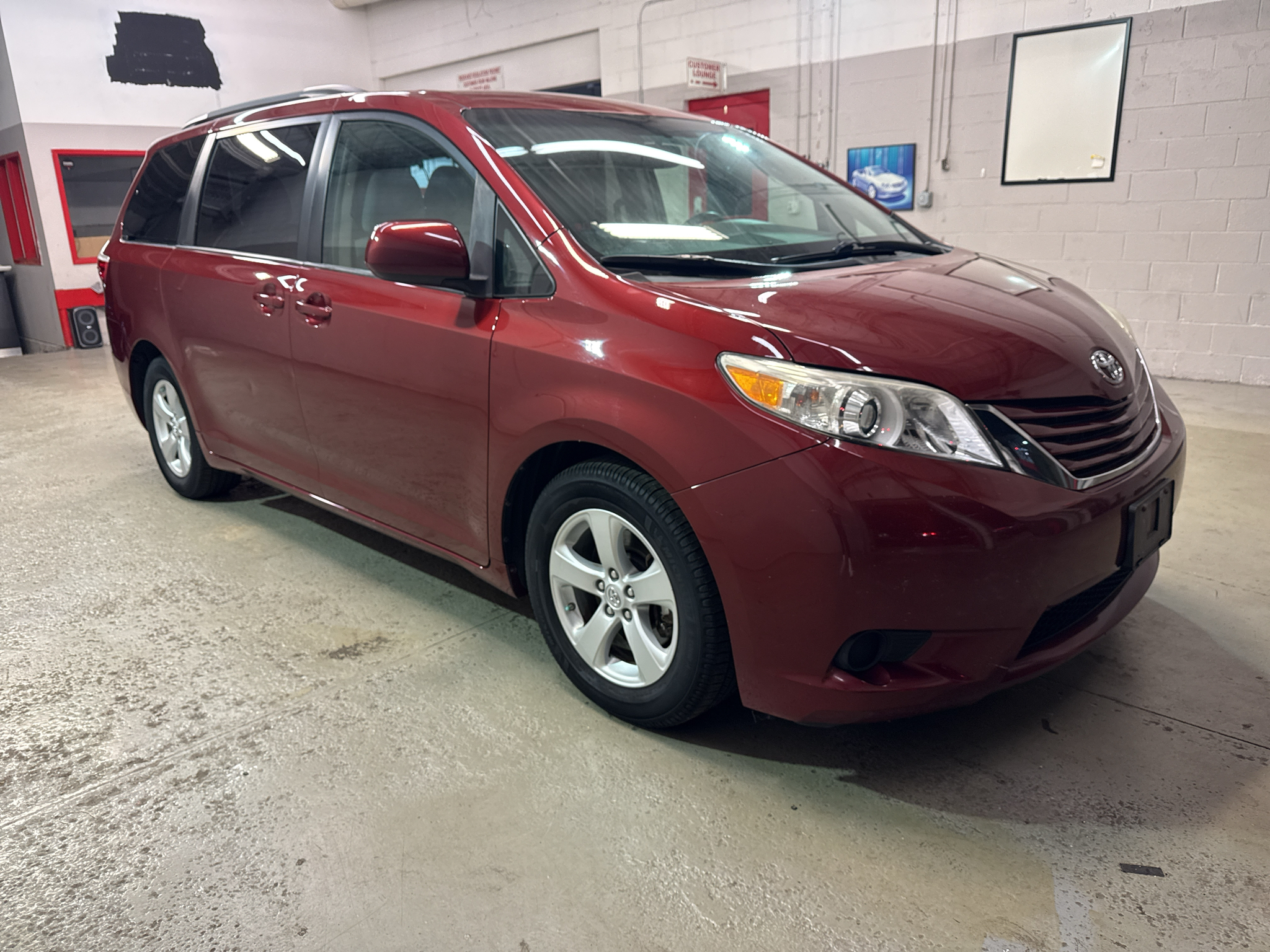 2015 Toyota Sienna E grade