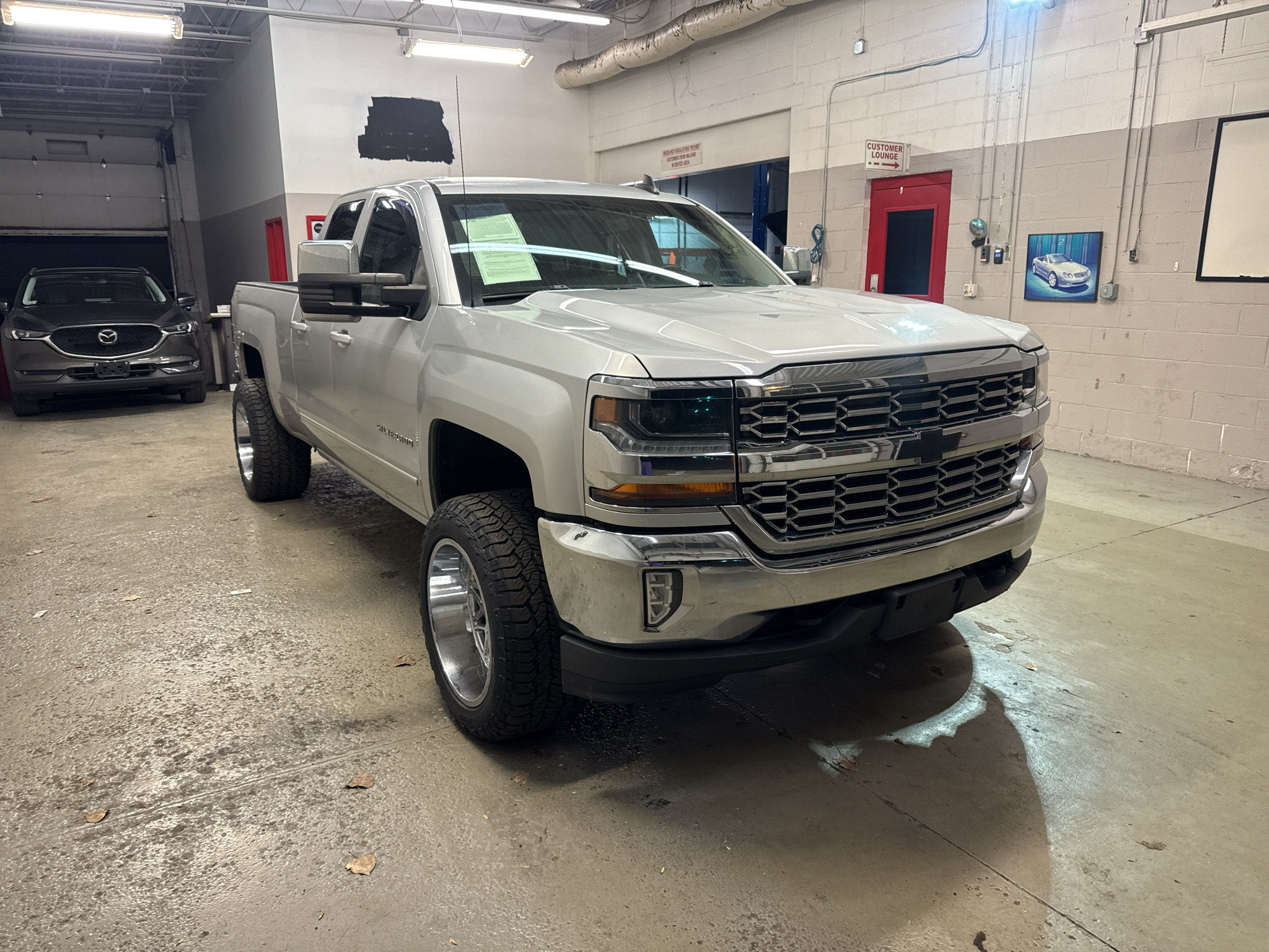 2017 Chevrolet Silverado LT