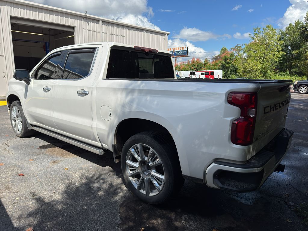 2021 Chevrolet Silverado 1500 High Country photo 3