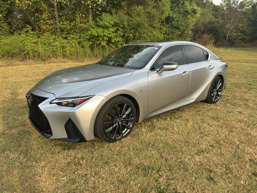 2023 Lexus IS 350 F SPORT photo 2