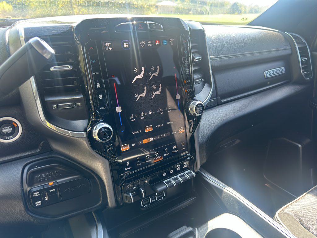 2022 Ram 2500 Laramie photo 10