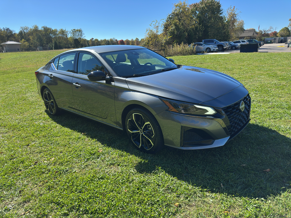 2023 Nissan Altima SR