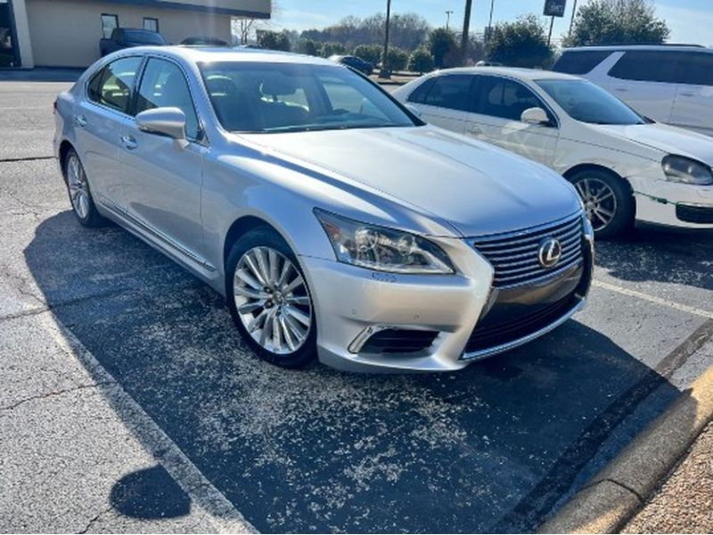 2013 Lexus LS Base's photo