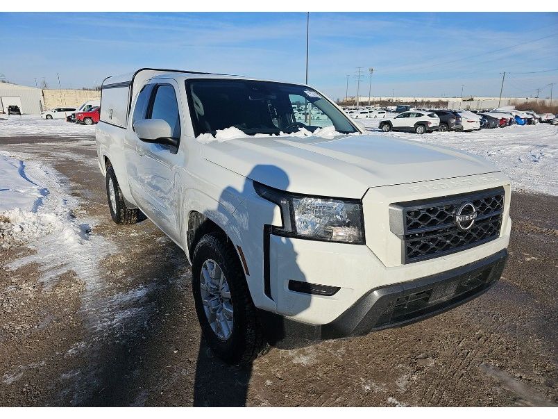 2022 Nissan Frontier SV's photo
