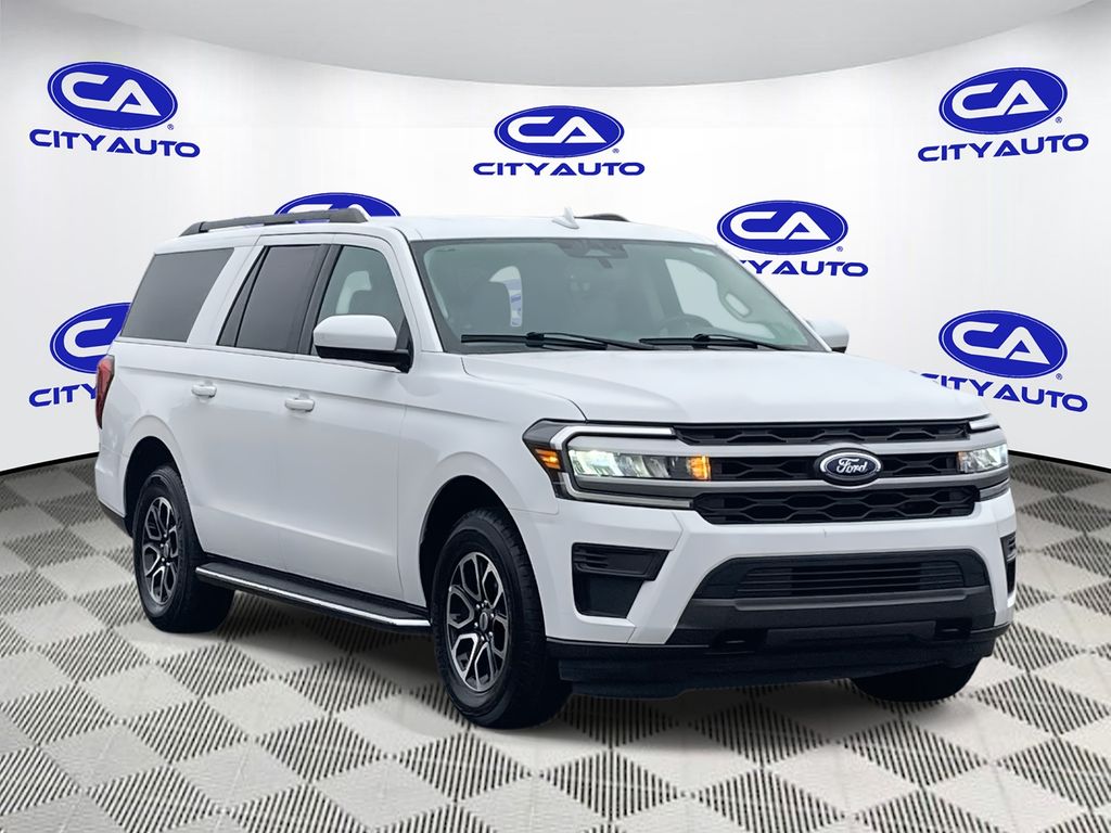 2023 Ford Expedition XLT's photo
