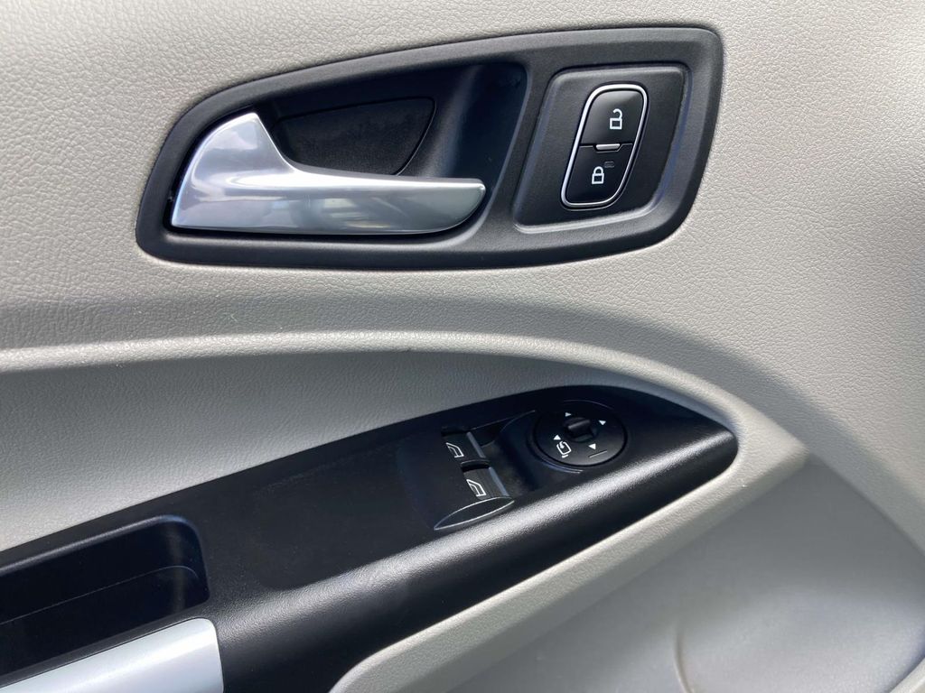 2023 Ford Transit Connect XLT - Photo 17