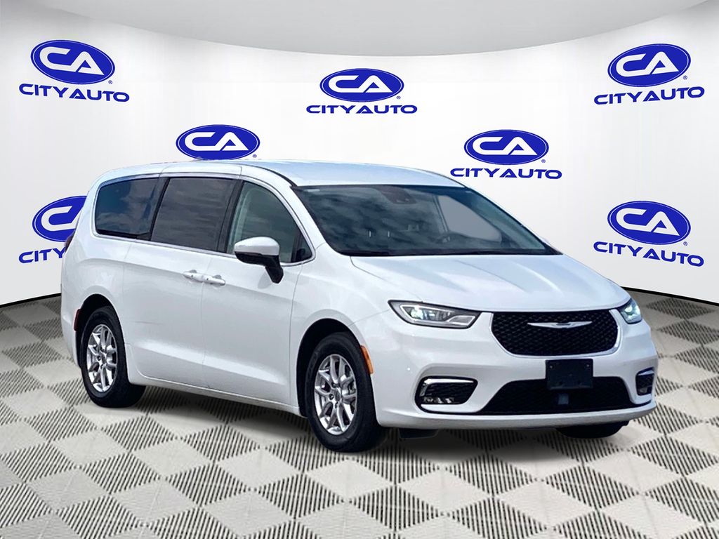 2023 Chrysler Pacifica Touring L
