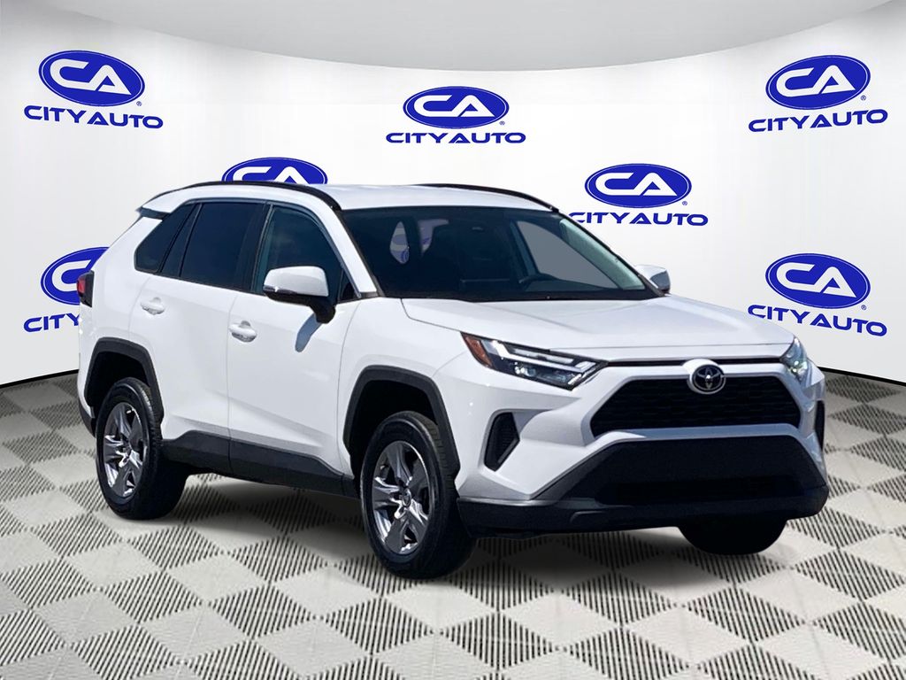 2022 Toyota RAV4 XLE