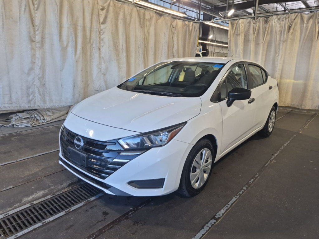 2024 Nissan Versa 1.6 S CVT's photo