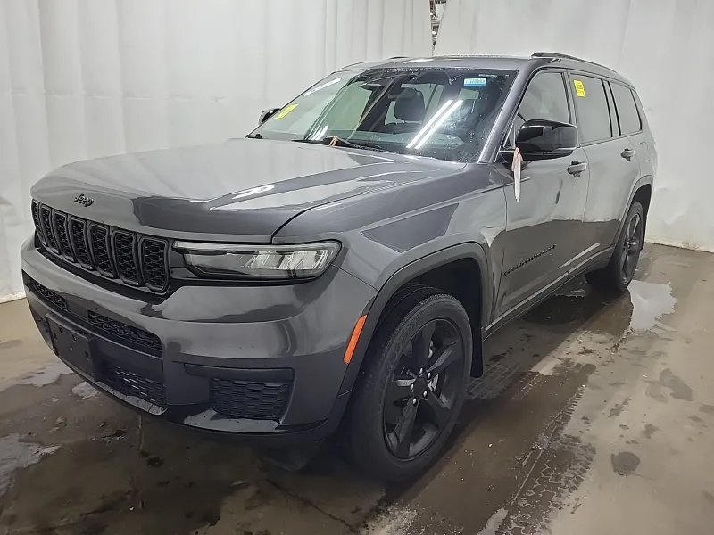 2023 Jeep Grand Cherokee L Altitude 4x4's photo