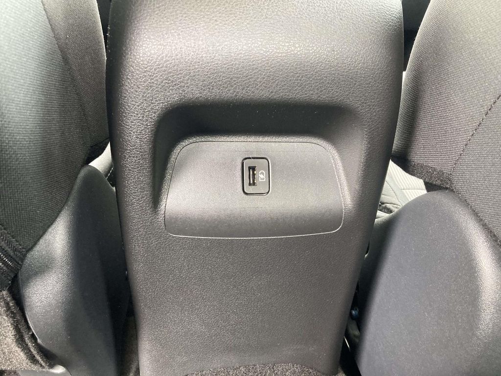 2025 Nissan Sentra SV - Photo 17