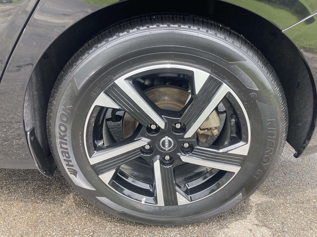 2025 Nissan Sentra SV - Photo 13