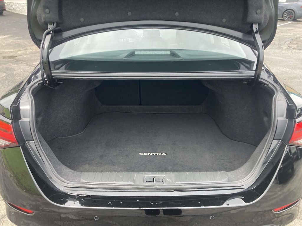 2025 Nissan Sentra SV - Photo 14