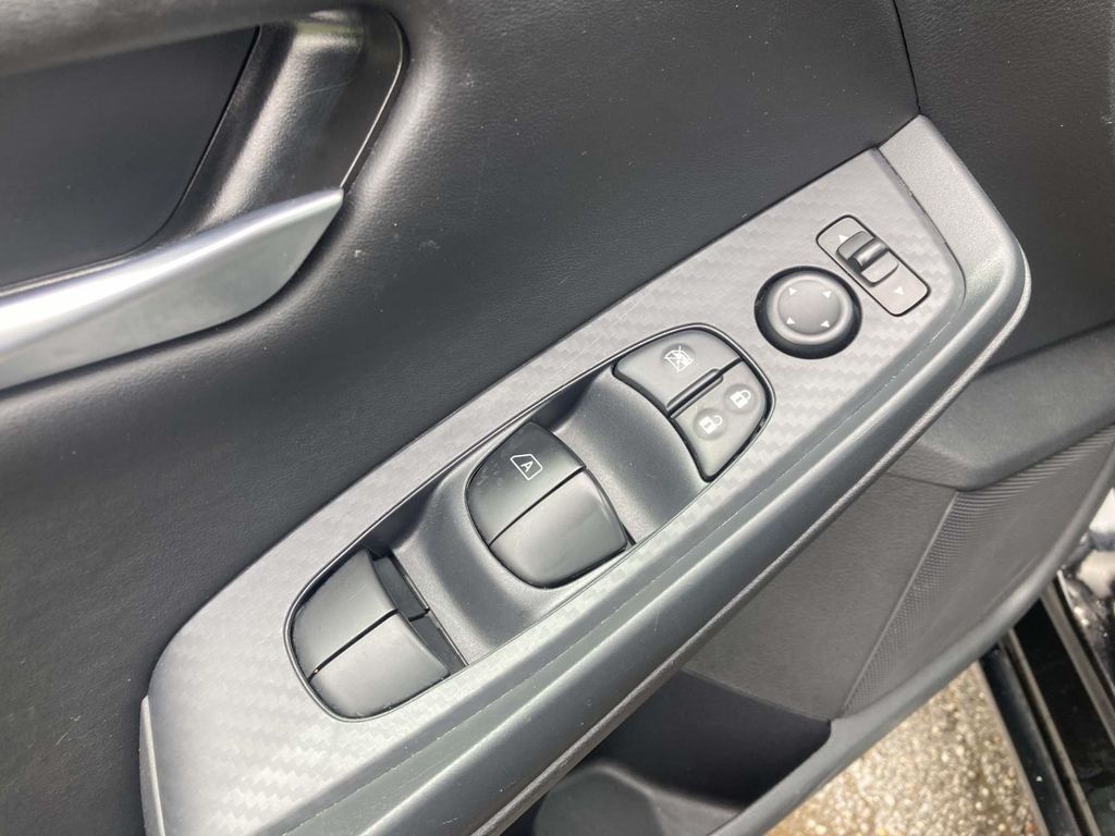 2025 Nissan Sentra SV - Photo 18