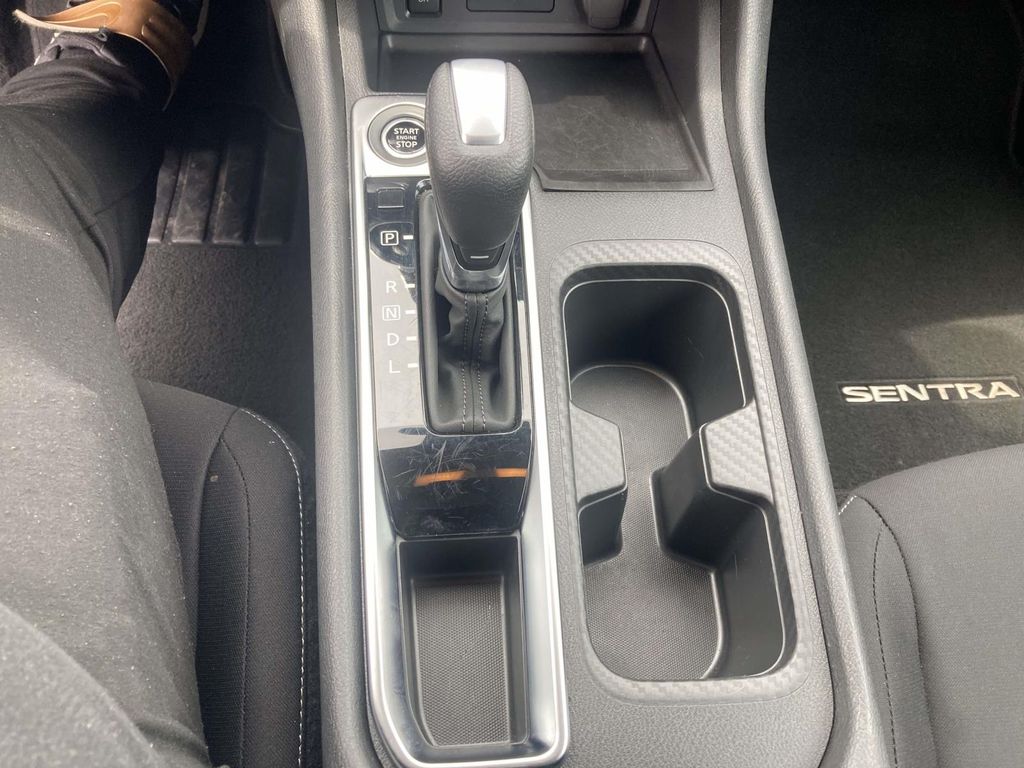 2025 Nissan Sentra SV - Photo 25