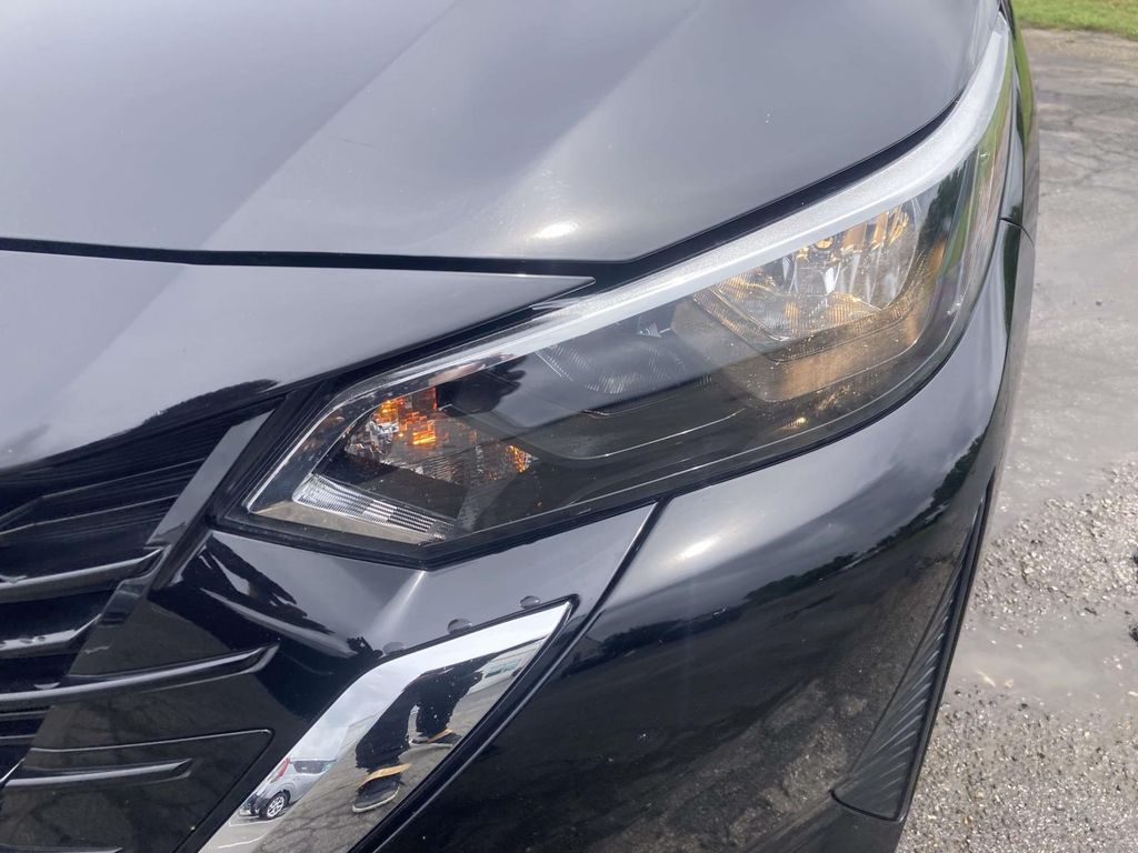 2025 Nissan Sentra SV - Photo 10
