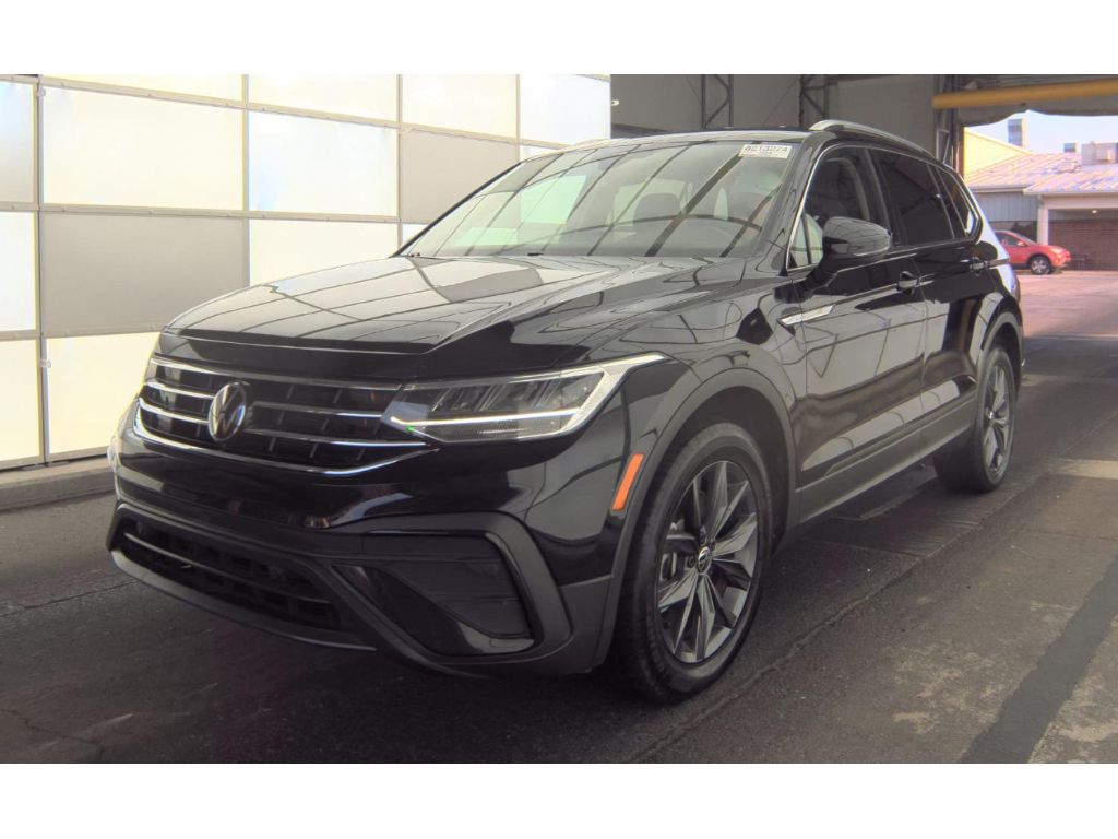 2024 Volkswagen Tiguan 2.0T SE's photo