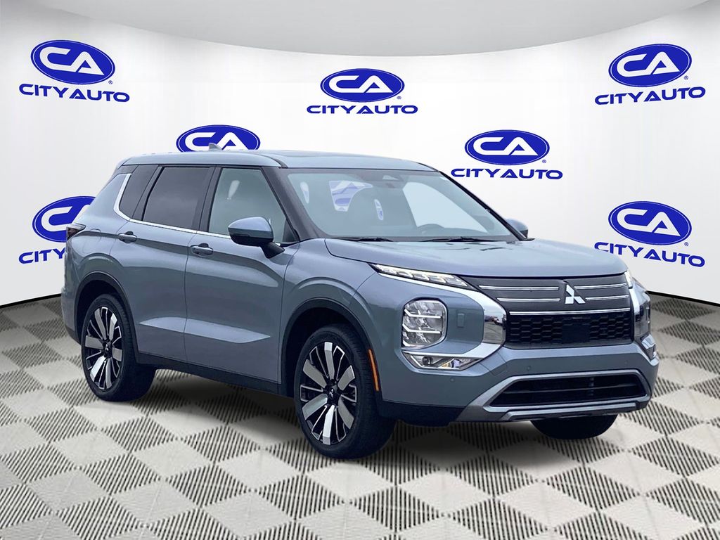 2025 Mitsubishi Outlander SE S-AWC's photo