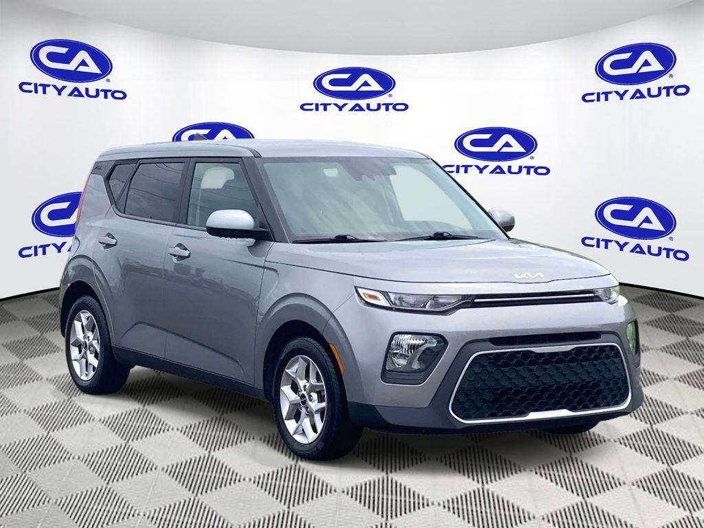 2022 Kia Soul 2.0L LX IVT's photo