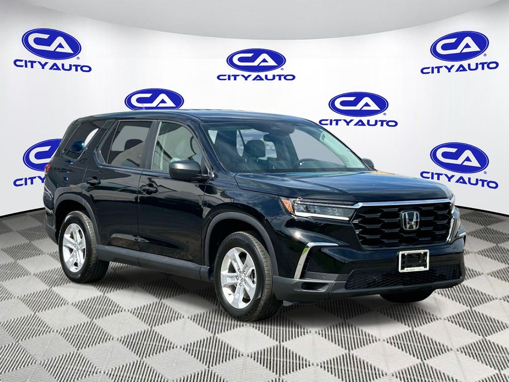 2023 Honda Pilot LX AWD's photo