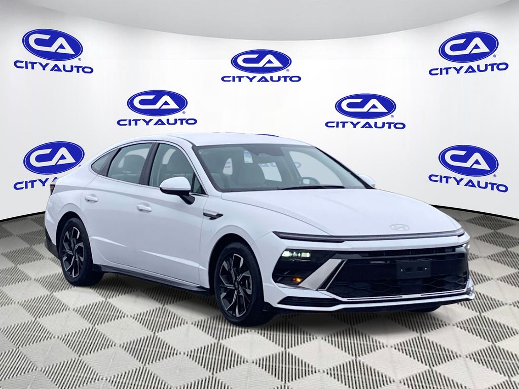 2025 Hyundai Sonata SEL's photo
