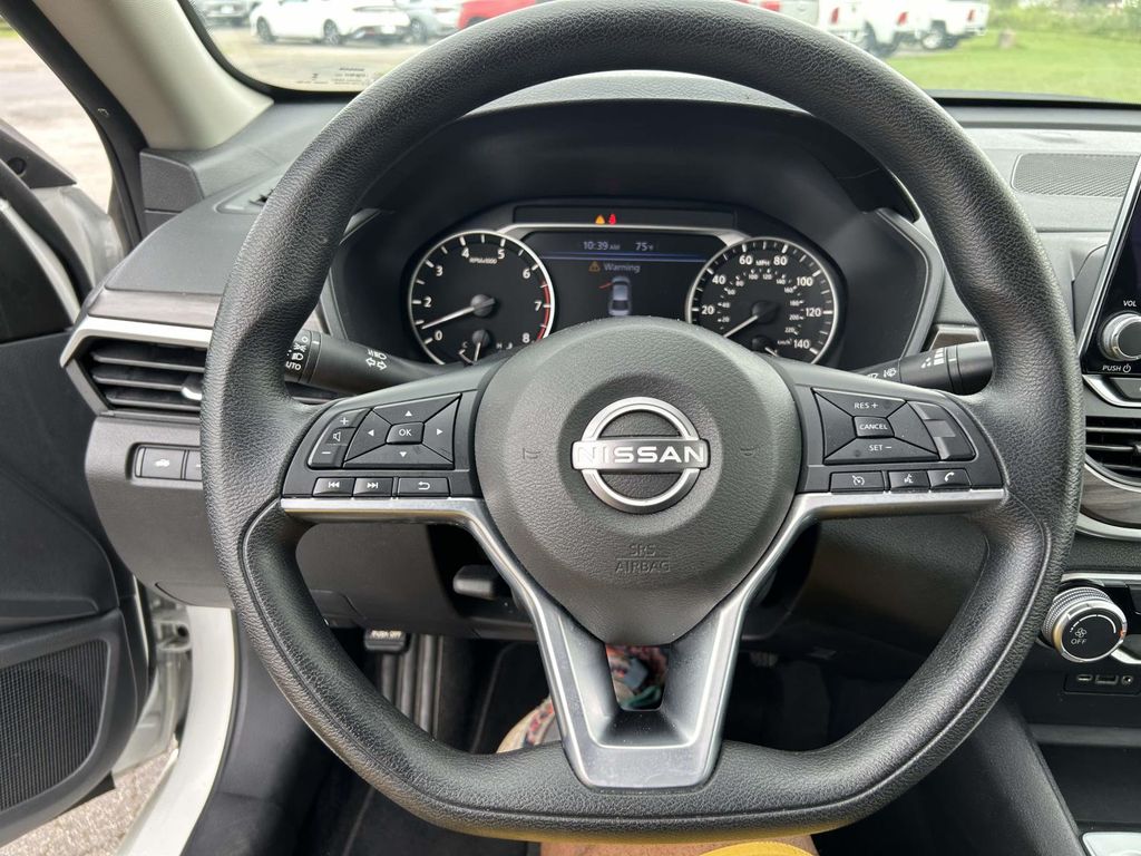 Used 2025 Nissan Altima Sedan