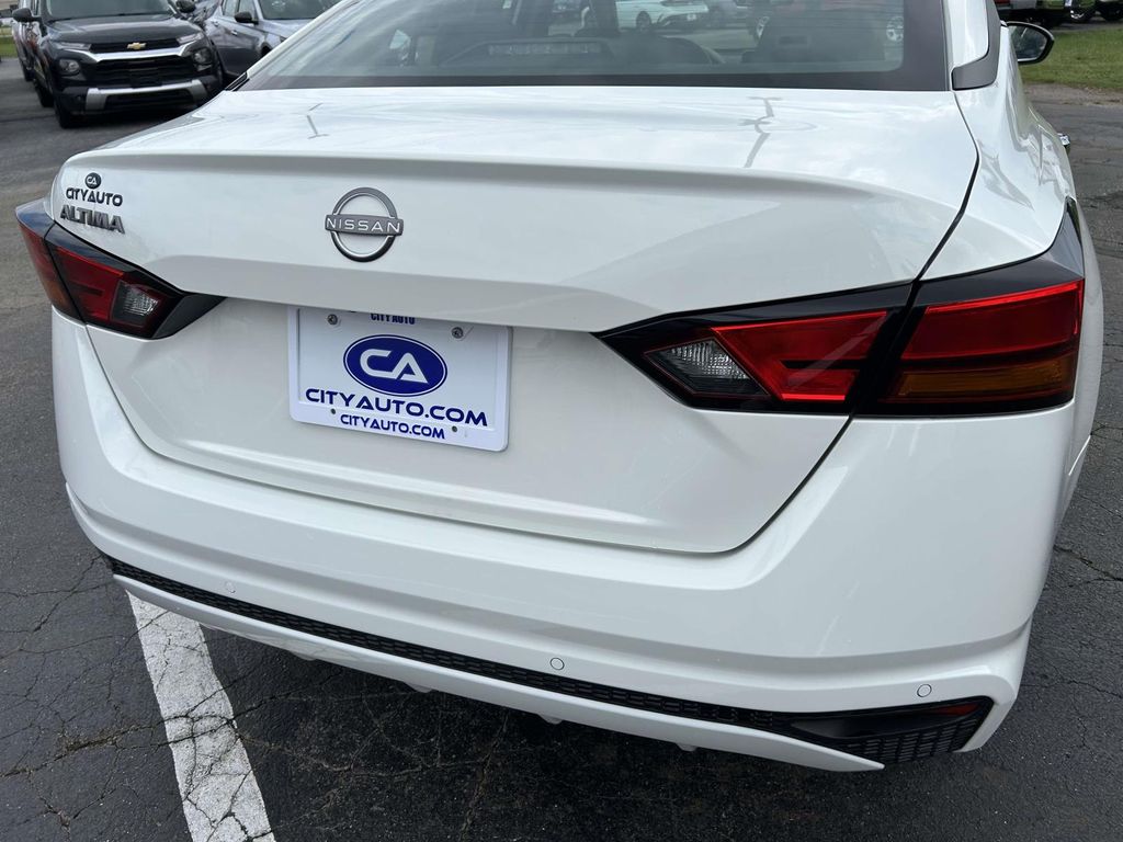 Used 2025 Nissan Altima Sedan