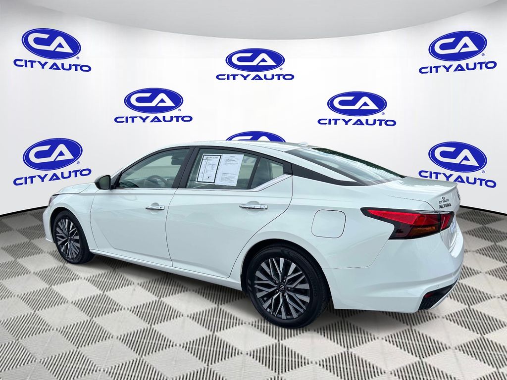 Used 2025 Nissan Altima Sedan