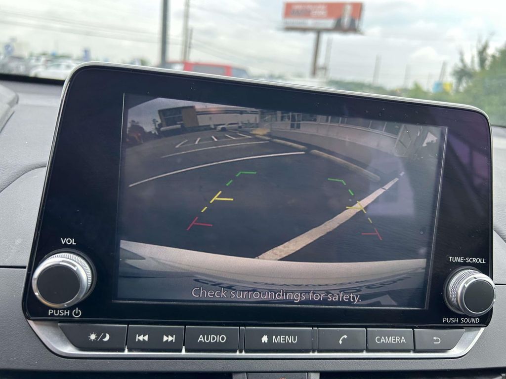 Used 2025 Nissan Altima Sedan