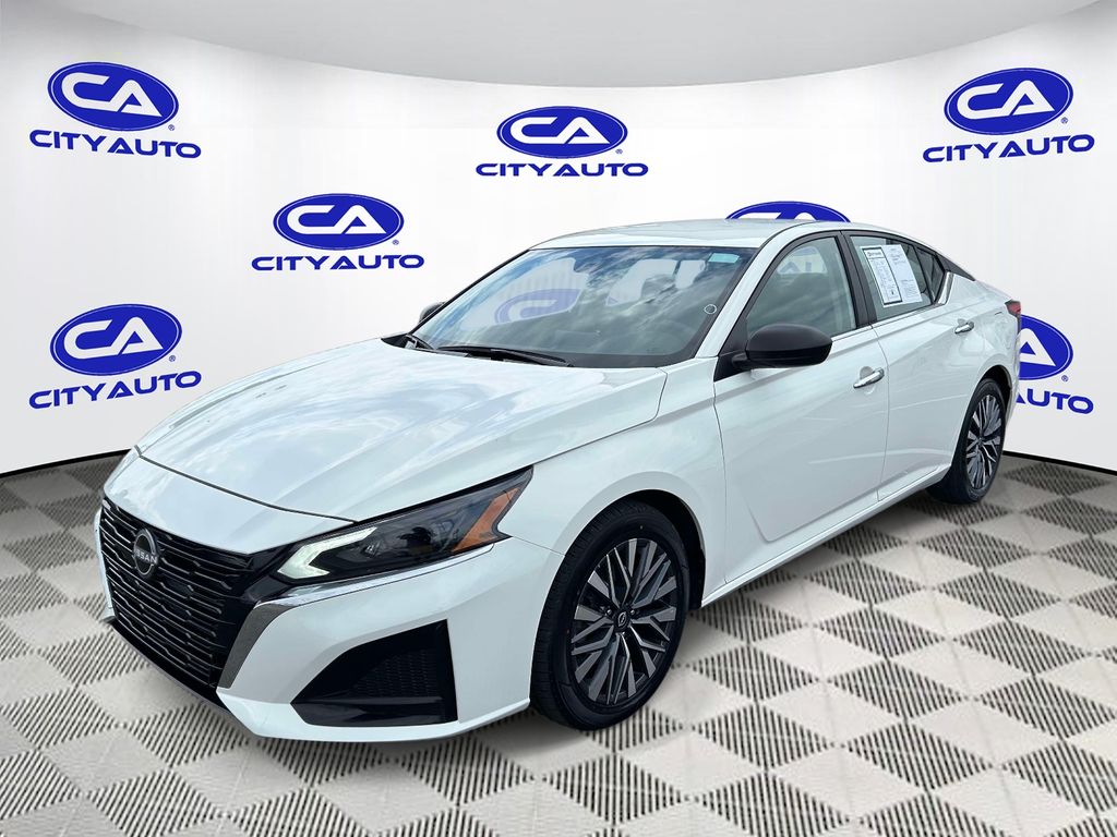 Used 2025 Nissan Altima Sedan