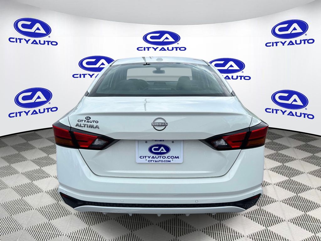 Used 2025 Nissan Altima Sedan