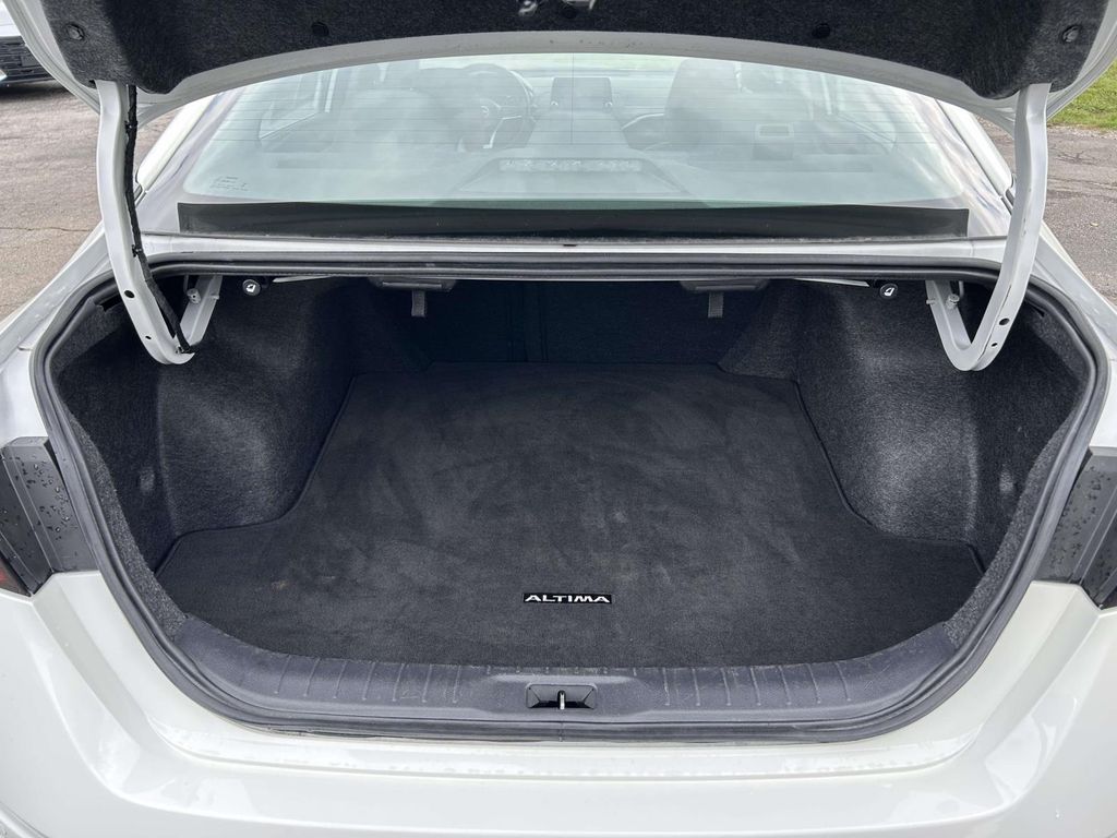 Used 2025 Nissan Altima Sedan
